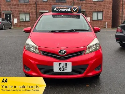 Used Toyota Yaris 2011 Red Hatchback