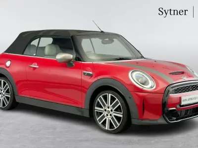 Begagnad Mini Cooper S Exclusive 176 HK (129 kW) 2021 Röd Halvkombi
