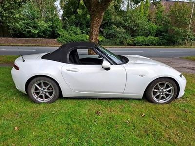 Used Mazda MX5 131 HP (96 kW) 2015 White Cabriolet