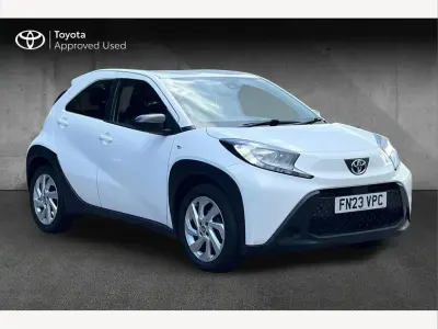 Used Toyota Aygo X PURE 72 HP (52 kW) 2023 White SUV