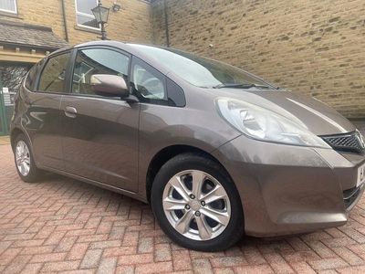 Silver Used 2011 Honda Jazz ES Hatchback | £4,690 (Fair price)