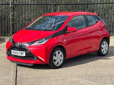 Used Toyota Aygo X-play 68 HP (50 kW) 2016 Red Hatchback