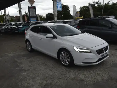 Used Volvo V40 Inscription 152 HP (111 kW) 2018 White Hatchback