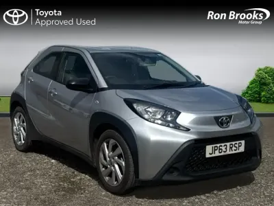 Used Toyota Aygo X PURE 72 HP (52 kW) 2023 Silver SUV