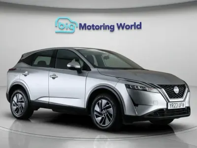 Używany Nissan Qashqai Acenta Premium 140 KM (102 kW) 2023 Srebrny SUV