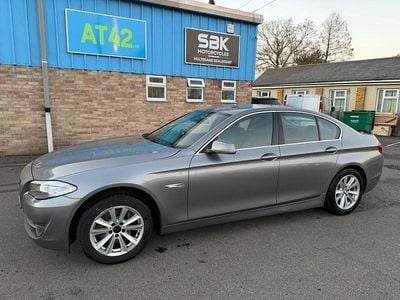 Begagnad BMW 528 2010 Grå Sedan