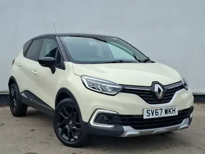 Used Renault Captur Dynamique 90 HP (66 kW) 2017 Cream SUV