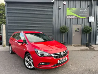 Used Vauxhall Astra SRi 150 HP (110 kW) 2017 Red Estate