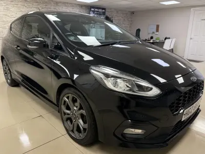 Usado Ford Fiesta ST-Line 125 CV (91 kW) 2017 Negro Utilitario