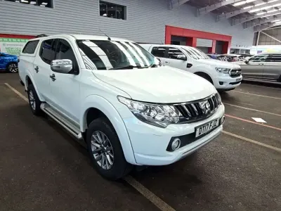 Second-hand Mitsubishi L200 181 CP (133 kW) 2017 Alb Pickup