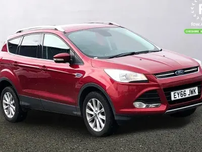 Usado Ford Kuga Titanium 150 CV (110 kW) 2016 Rojo SUV