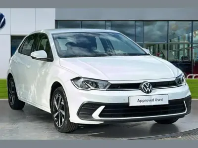 Used VW Polo Life 95 HP (69 kW) 2023 Pure white Hatchback