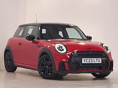 Używany Mini Cooper Sport 136 KM (100 kW) 2023 Czerwony Hatchback