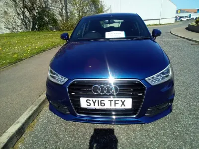 Begagnad Audi A1 S-Line 2016 Blå Halvkombi