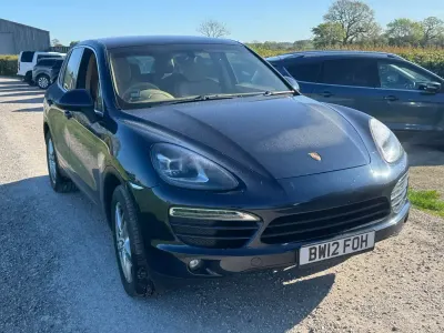 Begagnad Porsche Cayenne 300 HK (220 kW) 2012 Blå SUV