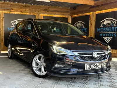 Second-hand Vauxhall Astra SRi 150 CP (110 kW) 2018 Albastru Hatchback