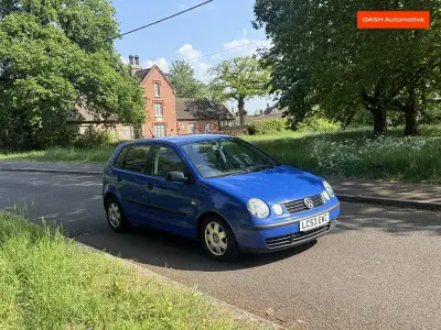 Begagnad VW Polo 65 HK (47 kW) 2003 Blå Halvkombi