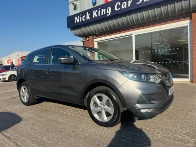 Usado Nissan Qashqai Acenta Premium 140 CV (102 kW) 2019 Gris SUV