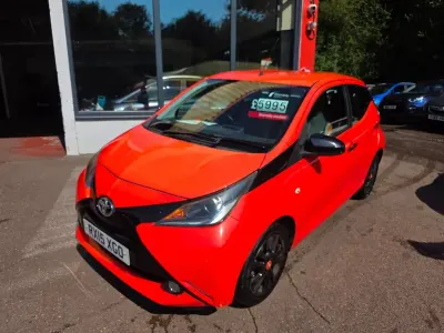 Used Toyota Aygo X-cite 69 HP (50 kW) 2015 Orange Hatchback