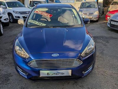Begagnad Ford Focus Titanium 120 HK (88 kW) 2014 Blå Halvkombi
