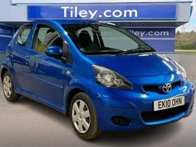 Used Toyota Aygo 67 HP (49 kW) 2010 Blue Hatchback