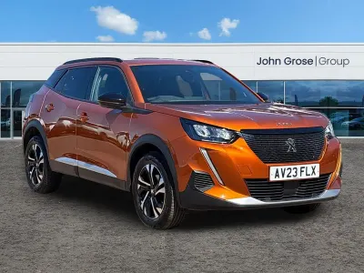 Käytetty Peugeot 2008 Allure+ 2023 Oranssi Katumaasturi