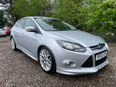 Used Ford Focus Zetec 163 HP (119 kW) 2014 Silver Hatchback