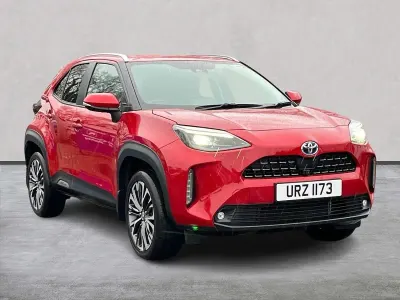 Second-hand Toyota Yaris Hybrid 116 CP (85 kW) 2022 Roșu Hatchback
