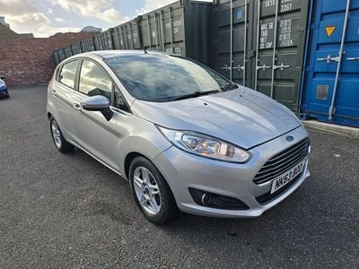 Used Ford Fiesta Zetec 75 HP (55 kW) 2014 Silver Hatchback