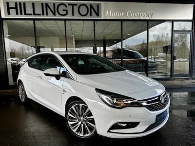 Used Vauxhall Astra SRi 200 HP (147 kW) 2017 White Hatchback