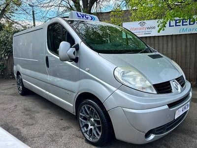Begagnad Renault Trafic 115 HK (84 kW) 2012 Silver Minibuss