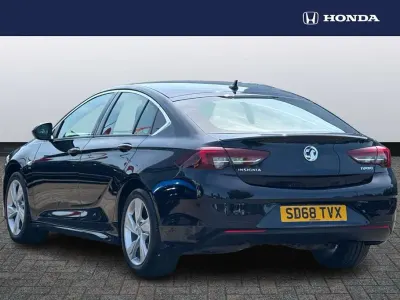 Begagnad Vauxhall Insignia SRi 162 HK (119 kW) 2018 Blå Halvkombi