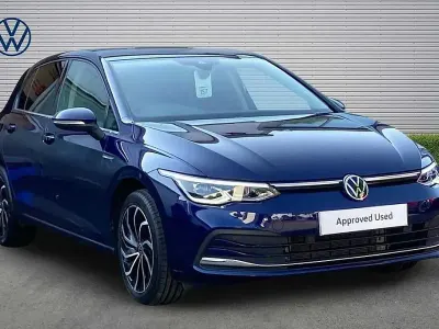 Used VW Golf VIII Edition 130 HP (95 kW) 2023 Blue Hatchback