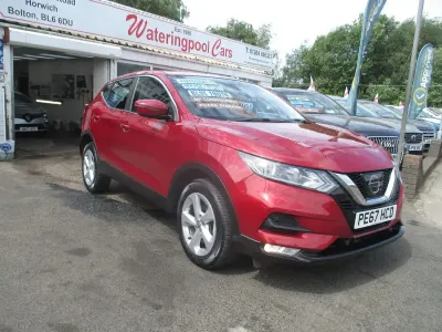 Used Nissan Qashqai Acenta 115 HP (84 kW) 2017 Red SUV
