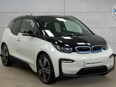 Begagnad BMW i3 Comfort Edition 125 kW (170 HK) 2022 Vit Halvkombi