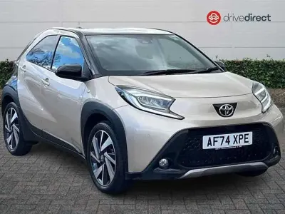Usado Toyota Aygo X 72 HP (52 kW) 2025 Bege SUV