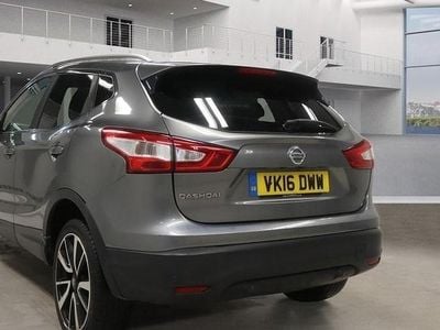 Used Nissan Qashqai Tekna 163 HP (119 kW) 2016 Gunmetal grey SUV