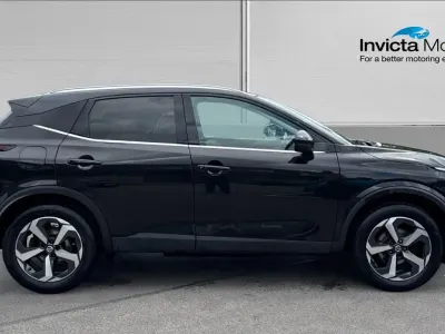 Used Nissan Qashqai 360º 158 HP (116 kW) 2022 Midnight black metallic SUV