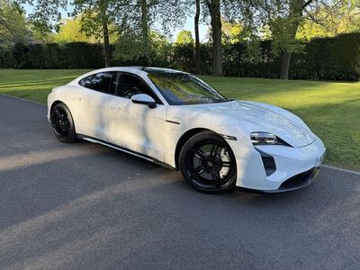 Usado Porsche Taycan Performance Package 419 kW (571 HP) 2021 Branco Sedan