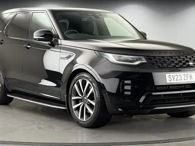 Usado Land Rover Discovery 5 SE Dynamic 360 CV (264 kW) 2023 Negro SUV
