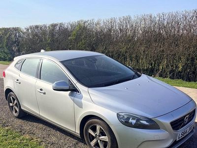 Begagnad Volvo V40 SE 115 HK (84 kW) 2014 Silver Halvkombi
