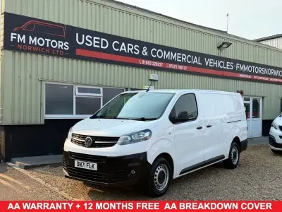 Second-hand Vauxhall Vivaro S 2021 Alb Monovolum
