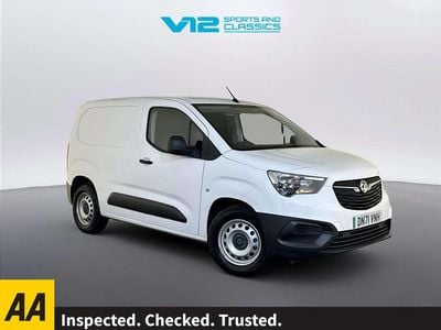 Used Vauxhall Combo 100 kW (136 HP) 2021 White MPV