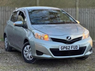 Used Toyota Yaris Edition 69 HP (50 kW) 2012 Silver Hatchback