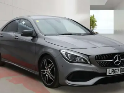 Usado Mercedes CLA200 AMG line 2017 Cinzento Coupé