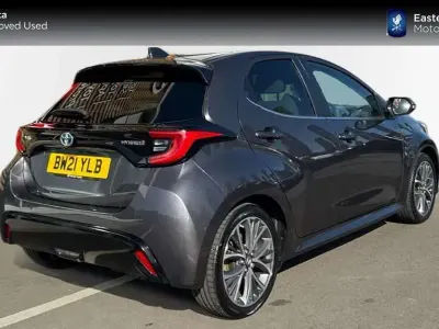 Second-hand Toyota Yaris Hybrid 113 CP (83 kW) 2021 Gri Hatchback