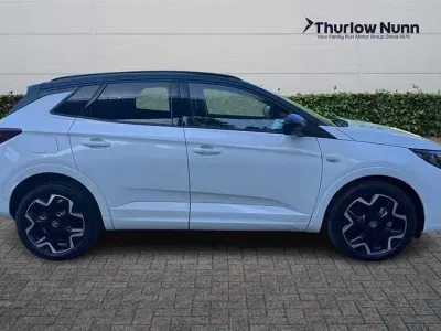 Second-hand Vauxhall Grandland X Ultimate 136 CP (100 kW) 2024 Alb SUV