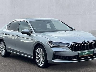 Pebble silver metallic Used 2025 Skoda Superb SE L Hatchback | £30,700 (Fair price)