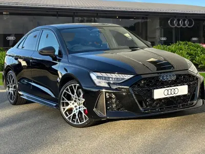 Ny Audi RS3 Comfort 400 HK (294 kW) 2026 Svart Sedan