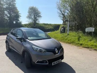 Usado Renault Captur Dynamique 90 HP (66 kW) 2014 Cinzento SUV